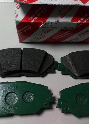 Тормозные колодки передние (оригинал) на toyota corolla, auris