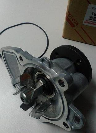 Насос водяной (оригинал) на toyota camry, rav iv, avensis