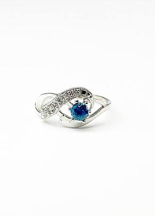 Серебряное кольцо с фианитами, размер 16,0, вес: 1.5 г