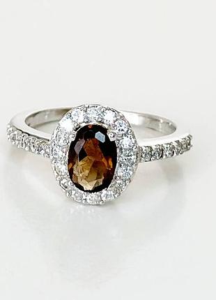 Серебряное кольцо с фианитами, размер 16,0, вес: 2.5 г