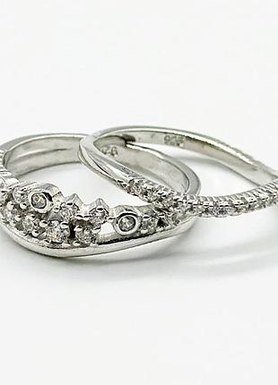 Серебряное кольцо с фианитами, размер 15,5, вес: 3.6 г