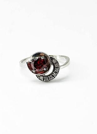 Серебряное кольцо с фианитами, размер 16,0, вес: 2.3 г