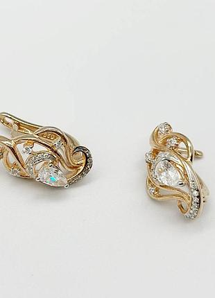 Серебряные серьги позолоченные с английской застежкой со вставкой фианит