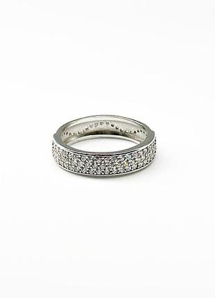 Серебряное кольцо с фианитами, размер 16,0, вес: 3.2 г