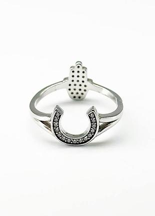Серебряное кольцо с фианитами, размер 15,0, вес: 2.0 г