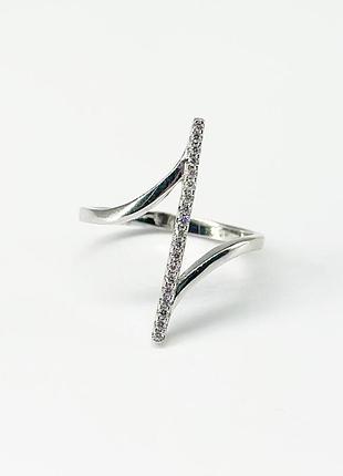 Серебряное кольцо с фианитами, размер 16,0, вес: 2.0 г