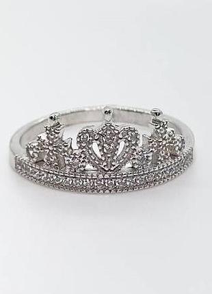 Серебряное кольцо с фианитами, размер 17,0, вес: 2.8 г