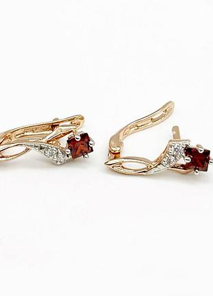 Серебряные серьги позолоченные с английской застежкой со вставкой фианит