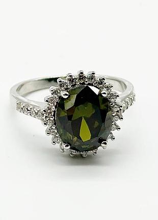 Серебряное кольцо с фианитами, размер 18,0, вес: 4.6 г