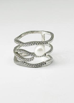 Серебряное кольцо со вставкой жемчужина/фианит, размер 14,5, вес: 4.3 г