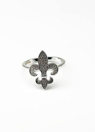 Серебряное кольцо с фианитами, размер 16,0, вес: 2.5 г