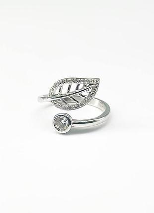 Серебряное кольцо с фианитами, размер 15,5, вес: 3.0 г