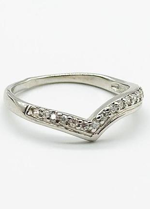 Серебряное кольцо с фианитами, размер 16,5, вес: 1.6 г