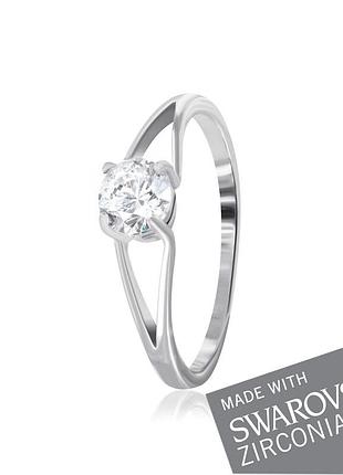 Серебряное кольцо с цирконием swarovski zirconia, размер 18,0, вес: 1.3 г