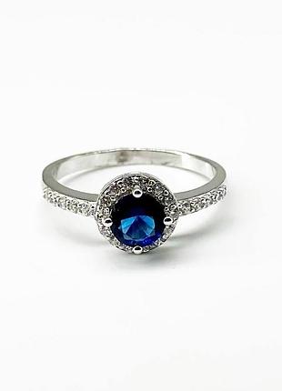 Серебряное кольцо с синими фианитами, размер 15,5, вес: 2.3 г
