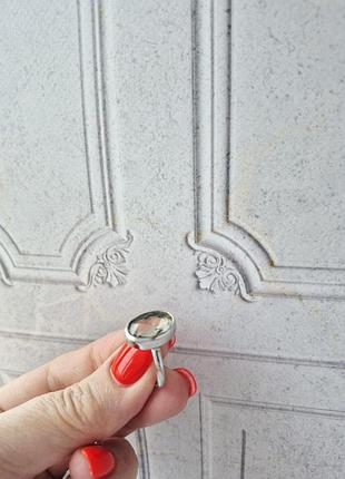 Срібна каблучка з натуральним зеленим аметистом