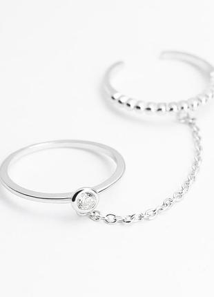 Серебряное кольцо покрытое родием со вставкой swarovski zirconia, размер 17,0, вес: 2.2 г