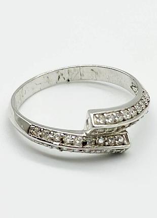 Серебряное кольцо с фианитами, размер 15,9, вес: 2.0 г