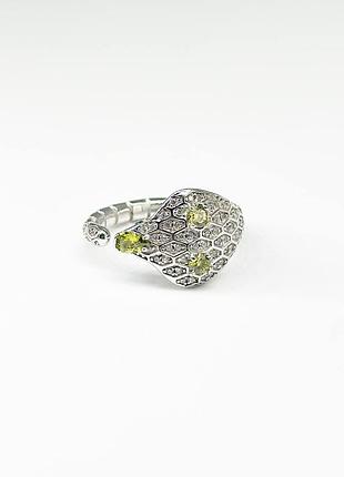 Серебряное кольцо с фианитами, размер 17,0, вес: 6.1 г