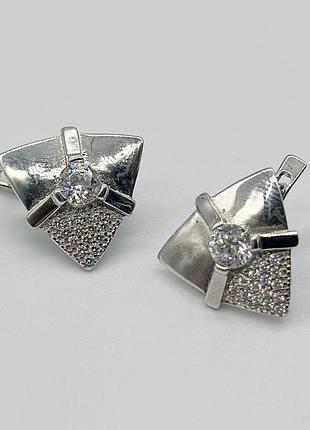 Серебряные серьги с фианитами