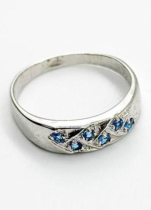 Серебряное кольцо с фианитами, размер 16,0, вес: 2.2 г