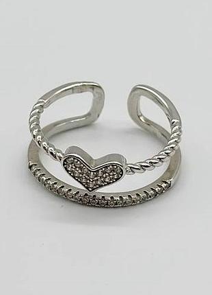 Серебряное кольцо с фианитами, размер 16, вес: 2.0 г