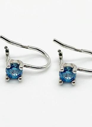 Серебряные серьги с фианитами