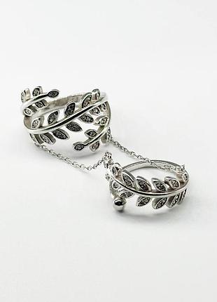 Серебряное кольцо с фианитами, размер 16,0, вес: 6.5 г