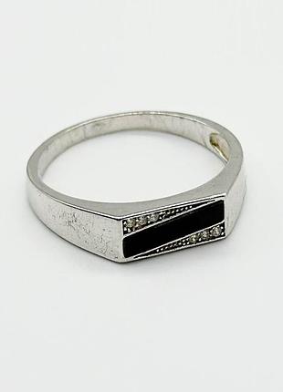 Серебряное кольцо со вставкой фианит/оникс, размер 22,0, вес: 3.5 г