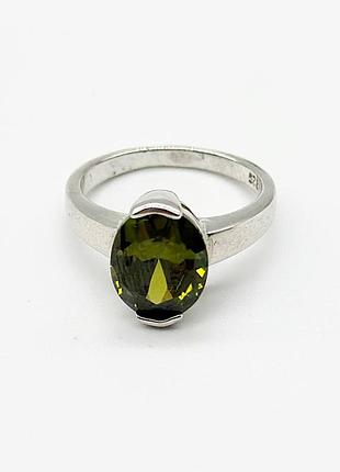 Серебряное кольцо с фианитами, размер 15,5, вес: 3.7 г