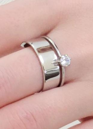 Серебряное кольцо двойное гладкое с фианитом и блестящим покрытием