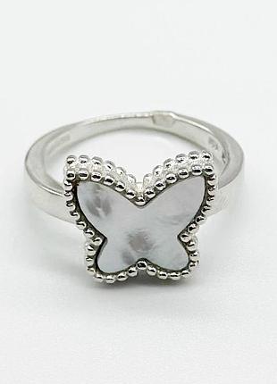 Серебряное кольцо в стиле "van cleef и arpels" со вставкой перламутр, размер 16,5, вес: 2.9 г