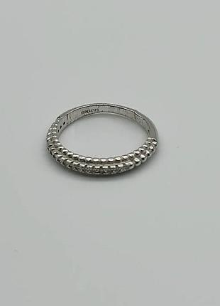 Серебряное кольцо с фианитами, размер 16, вес: 1.5 г