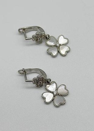 Серебряные серьги в стиле "van cleef и arpels" со вставкой фианит/перламутр