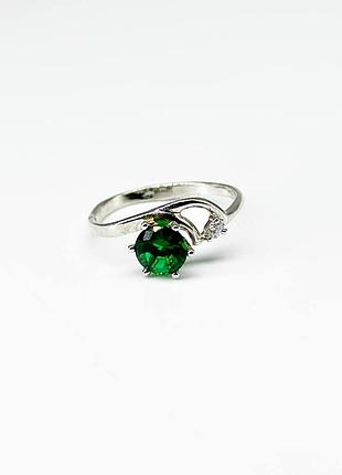Серебряное кольцо с фианитами, размер 16,0, вес: 1.3 г