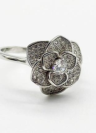 Серебряное кольцо с фианитами, размер 17,0, вес: 3.2 г