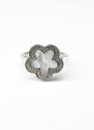 Серебряное кольцо в стиле "van cleef и arpels" со вставкой фианит/перламутр, размер 16,5, вес: 3.5 г