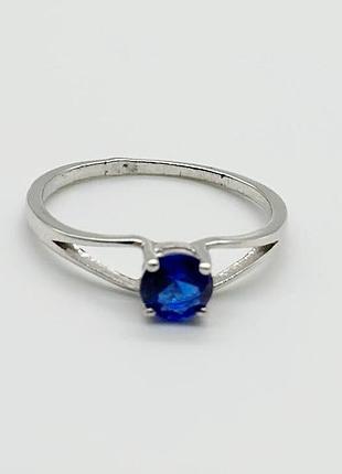 Серебряное кольцо с фианитами, размер 16,0, вес: 1.2 г
