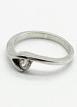 Серебряное кольцо со вставкой фианит, размер 15,0, вес: 1.8 г