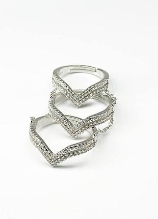 Серебряное кольцо с фианитами, размер 17,0, вес: 6.7 г