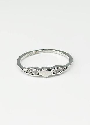 Серебряное кольцо с фианитами, размер 16,0, вес: 1.0 г