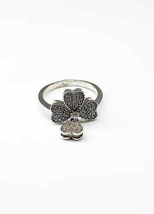 Серебряное кольцо в стиле "van cleef и arpels" с фианитами, размер 17,5, вес: 3.0 г