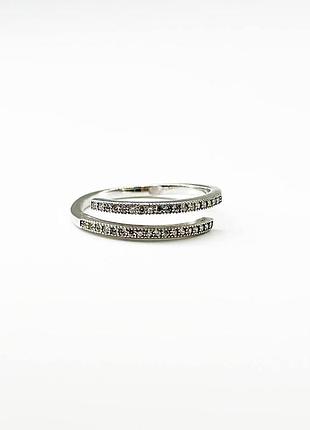 Серебряное кольцо со вставкой фианит, размер 17,0, вес: 1.7 г