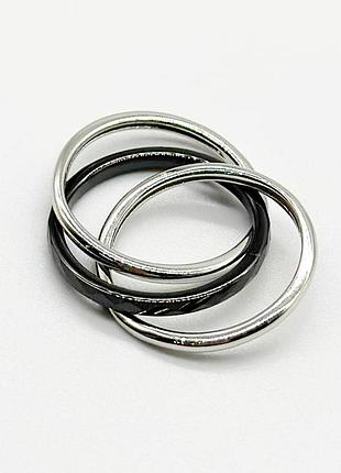 Серебряное кольцо с чёрной керамикой, размер 17,0, вес: 3.3 г
