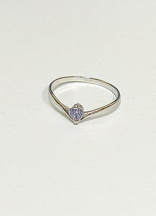 Серебряное кольцо с фианитами, размер 16,0, вес: 1.1 г