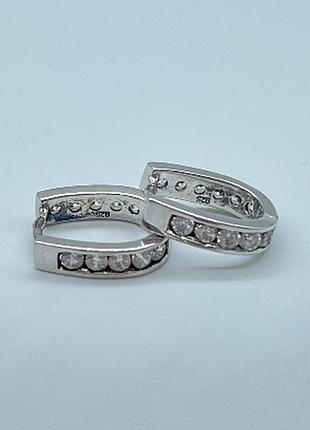 Серебряные серьги с фианитами