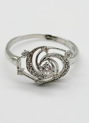 Серебряное кольцо с фианитами, размер 17,5, вес: 2.3 г