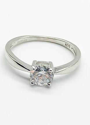 Серебряное кольцо со вставкой фианит, размер 17,5, вес: 1.9 г