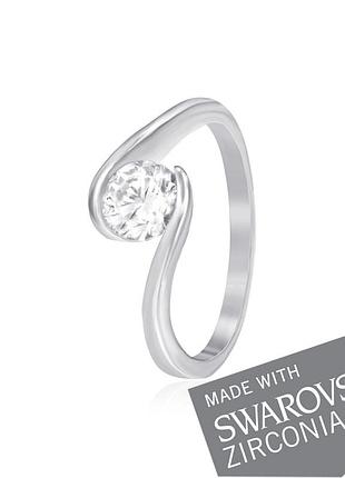 Серебряное кольцо с цирконием swarovski zirconia, размер 18,4, вес: 2.4 г