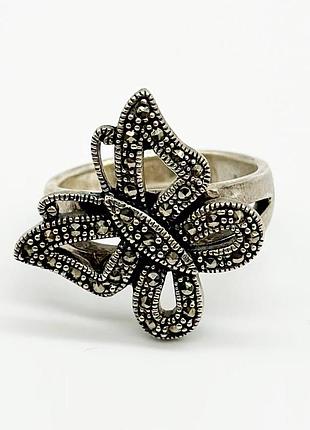 Серебряное кольцо со вставкой марказит